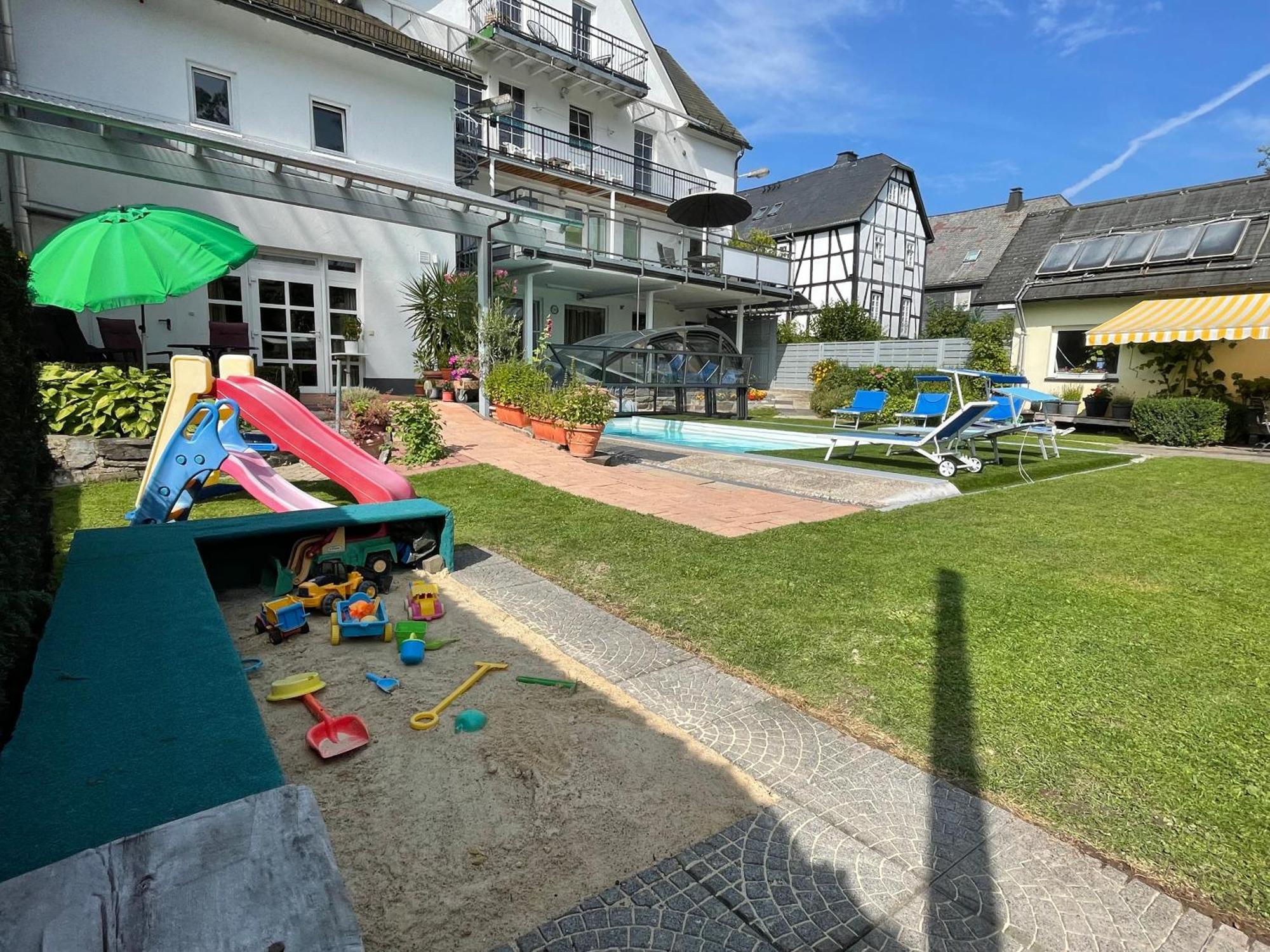 Pino24 Comfort Und Pino24 Petit Hallenberg Exterior foto